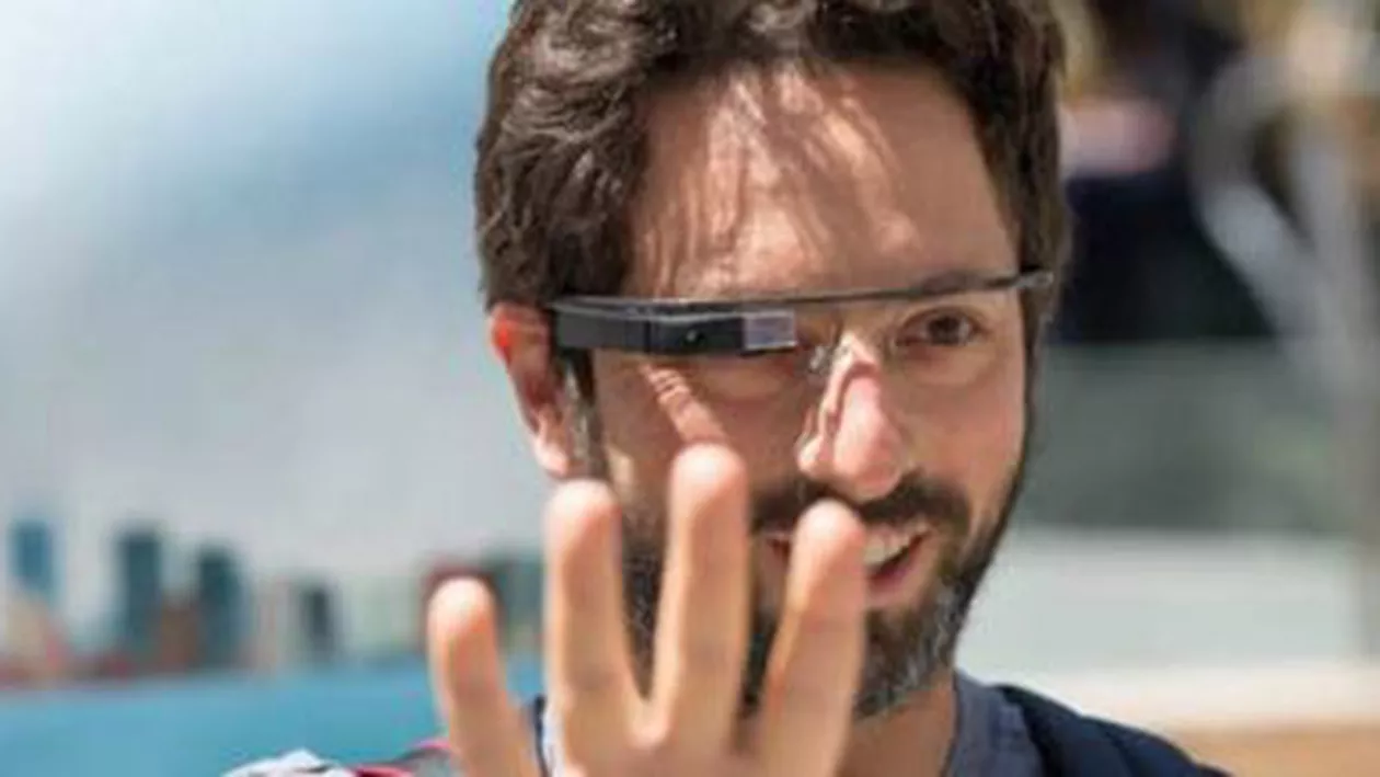 Google interzice orice material pornografic pe ochelarii Google Glass