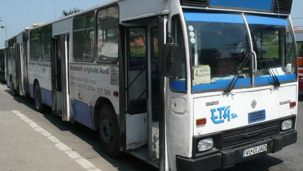 Angajații regiei de transport public din Râmnicu Vâlcea continuă protestele: Autobuzele nu circulă pentru a doua zi consecutiv