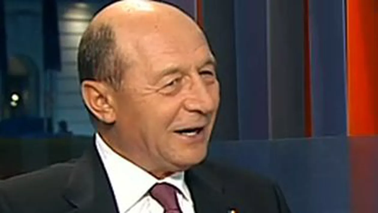 Traian Băsescu: Eu văd revizuirea Constituţiei tratată ca o lege despre covrigi. Singura justificare să umbli la ea e să pui în aplicare referendumul (VIDEO)