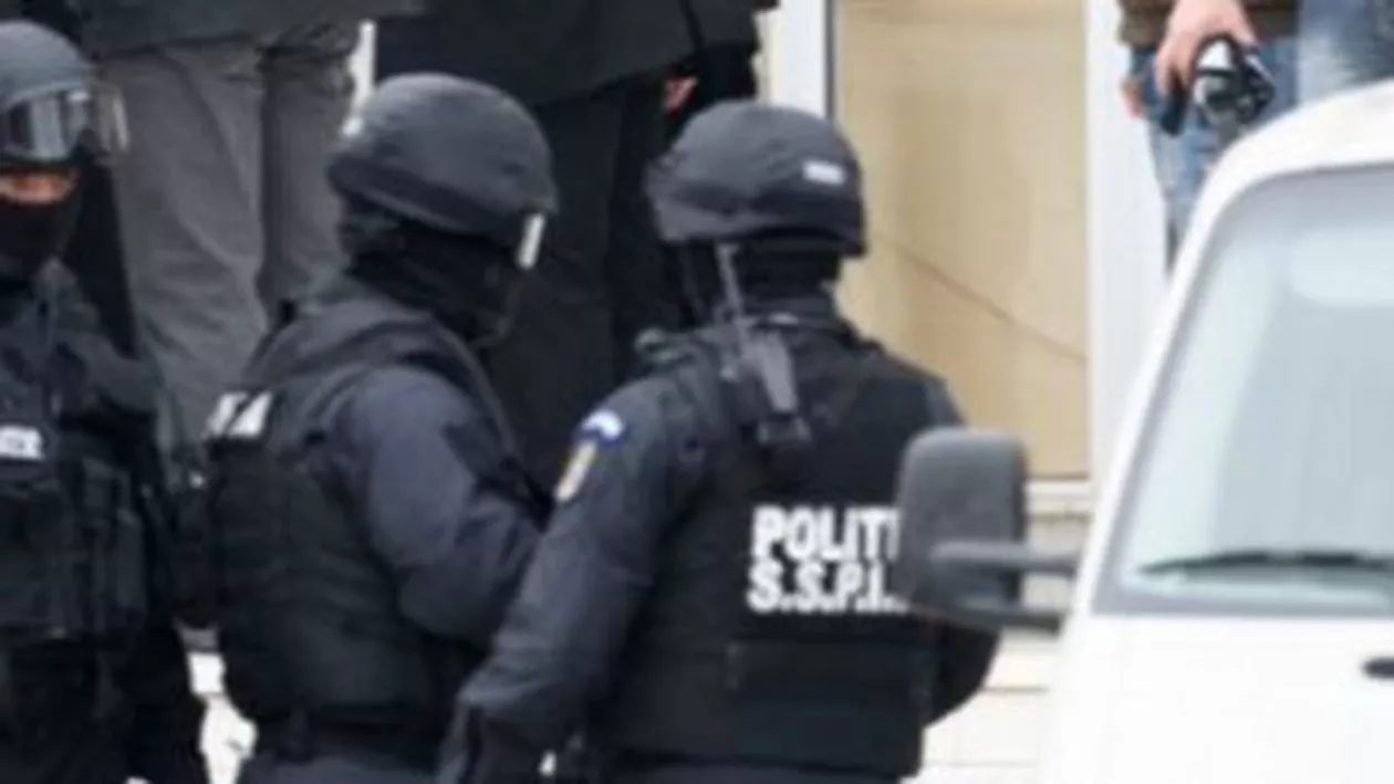 Percheziții în Timiș și Caraș-Severin: Este vizată o grupare specializată în infracțiuni cu violență