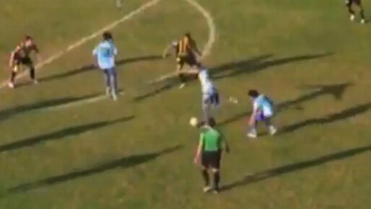 Cea mai frumoasă pasă de gol: Vezi cum arată o “rabona” perfectă (VIDEO)