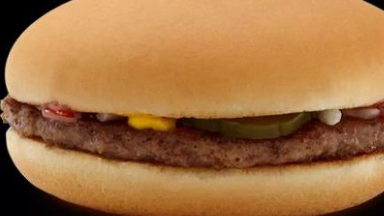 Hamburgerii, un pericol pentru sănătate: Nutriționiștii trag un semnal de alarmă (VIDEO)