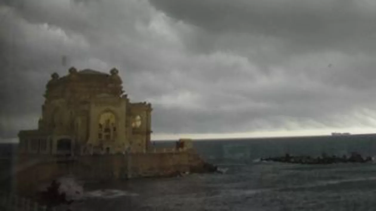 Cod galben de furtună pe litoral, în județele Tulcea și Constanța