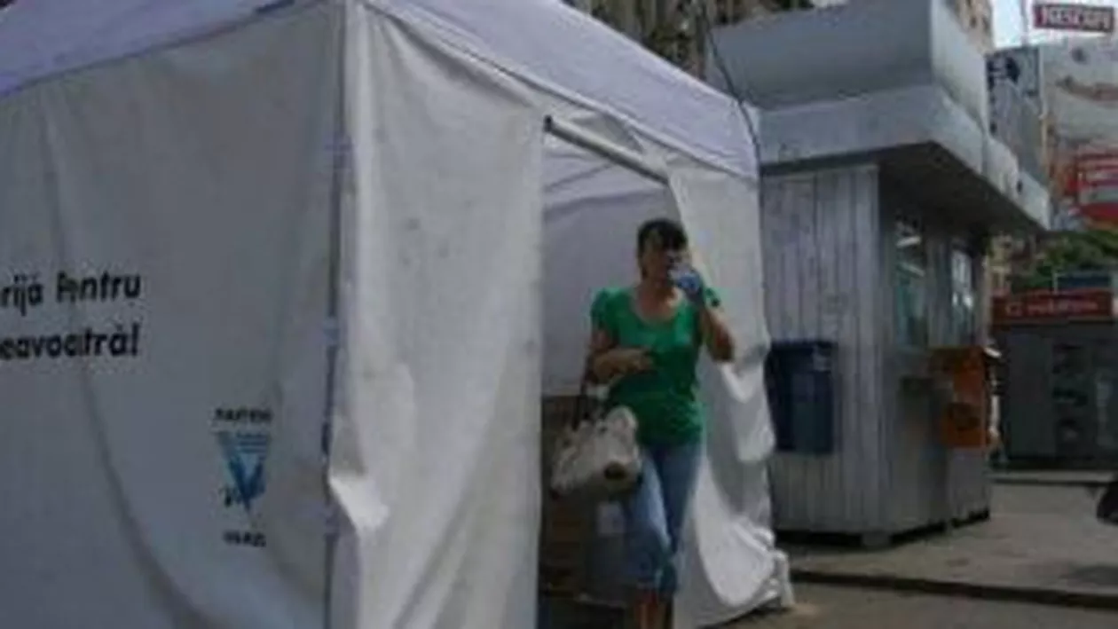 Primăria Capitalei a instalat 14 corturi anticaniculă în mai multe zone din București