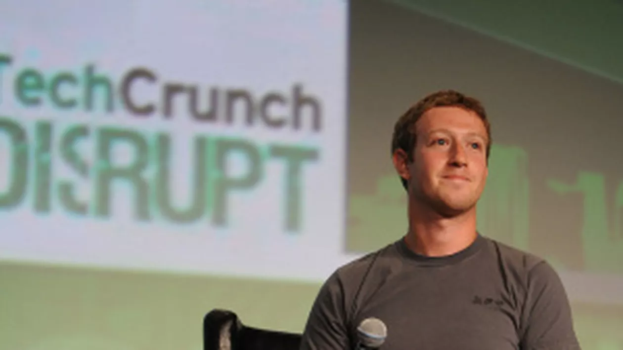 Mark Zuckerberg a cerut Samsung să producă un smartphone adaptat pentru Facebook