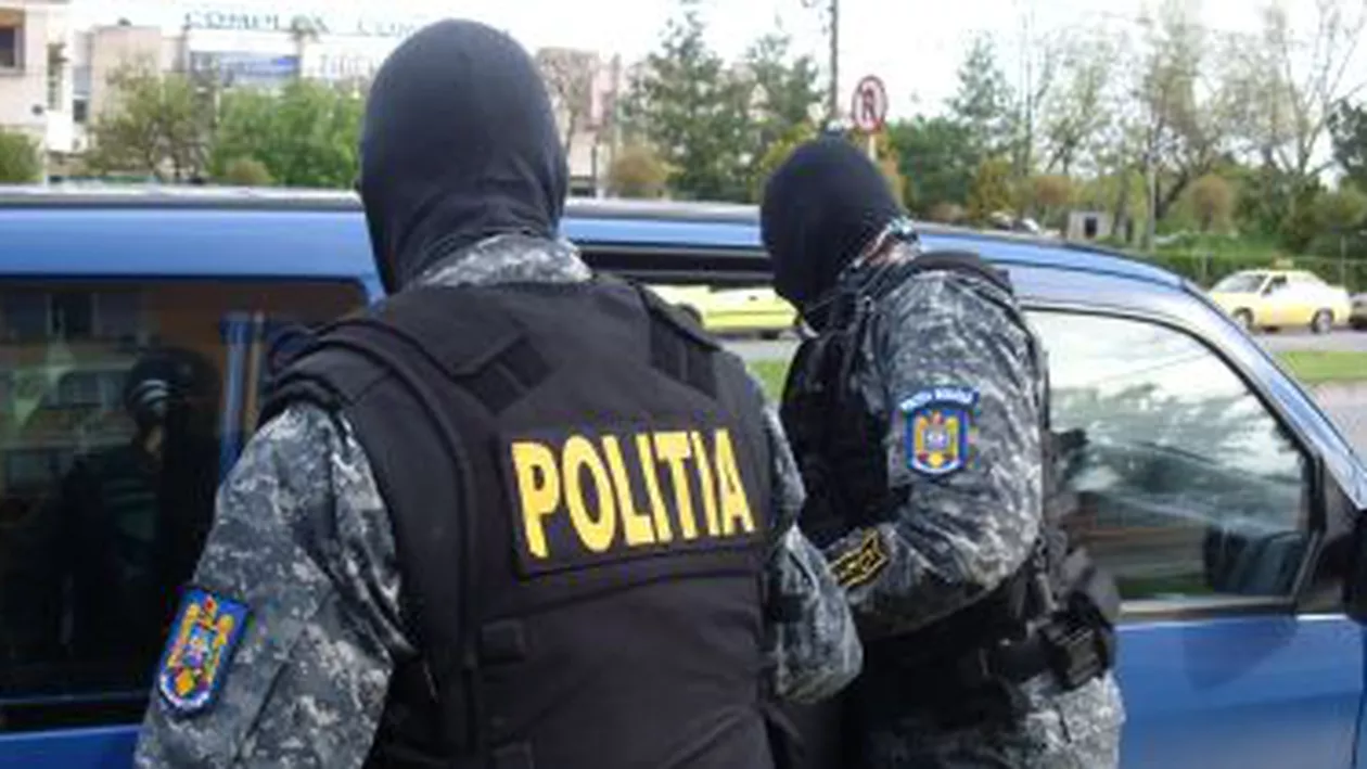 Percheziții domiciliare în Dâmbovița în cazul unui jurnalist suspectat de șantaj