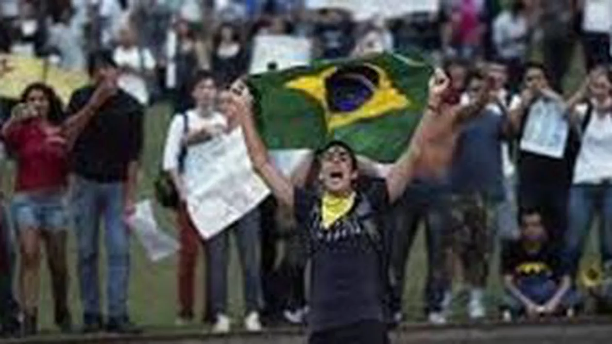 MAE atenţionează românii asupra protestelor violente din Brazilia