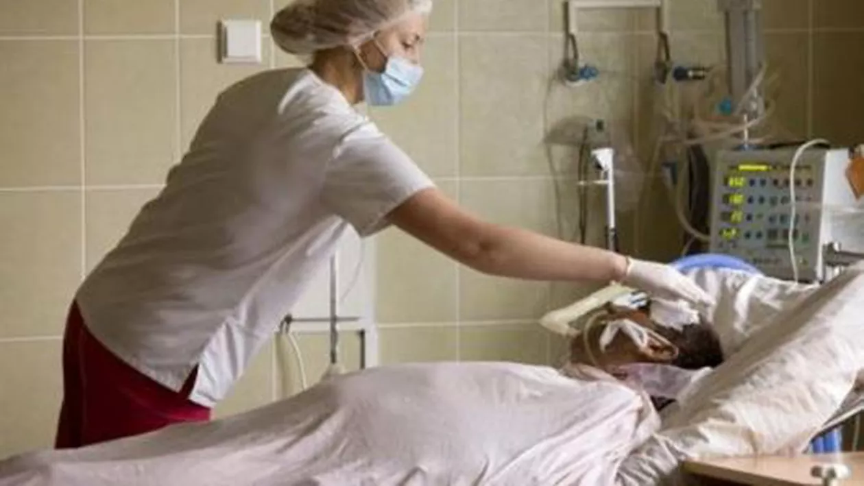 Focar de tuberculoză într-un centru de recuperare şi reabilitare din Huşi: Două persoane au murit, iar alte opt sunt internate în spital