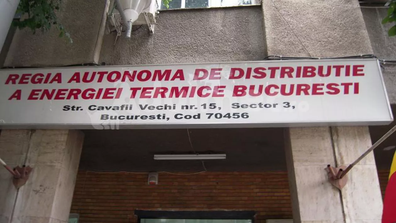 Cei trei directori de la RADET Bucureşti acuzaţi de corupţie au fost arestaţi