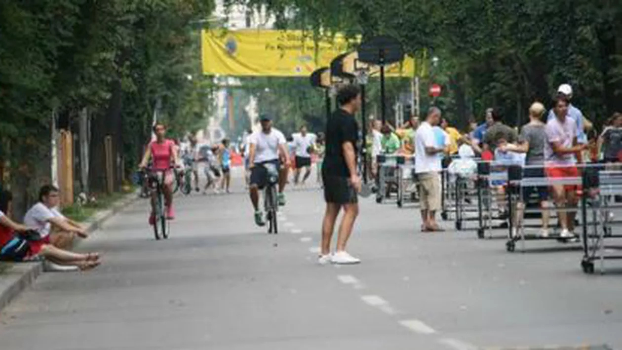 Sport în miez de noapte: Zeci de bucureșteni au făcut mișcare în toiul nopții pe Șoseaua Kiseleff