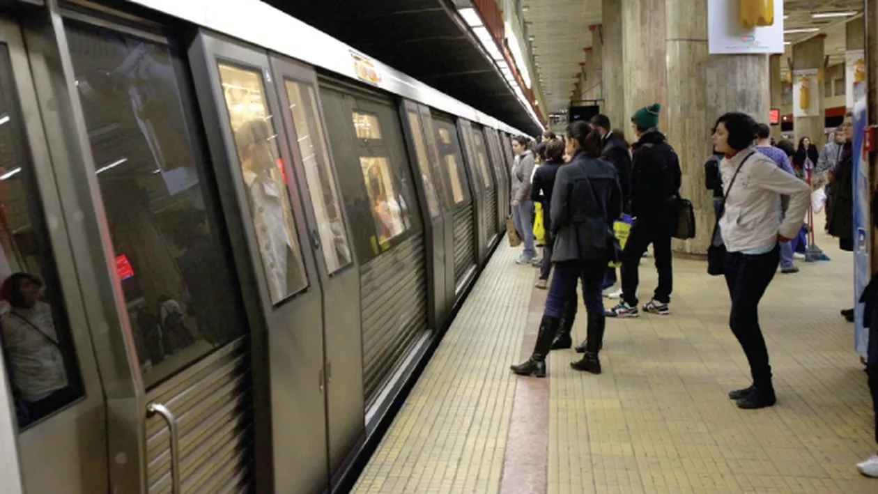 Bucureşti: Un bărbat a murit pe peronul staţiei de metrou Piaţa Unirii 2, în urma unui atac de cord