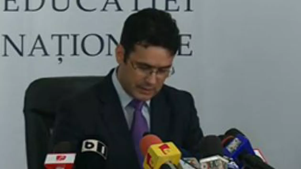 Cum îşi justifică ministrul Pricopie greşeala gramaticală: E regretabilă, comisă la sfârșitul a 14 ore de muncă (VIDEO)