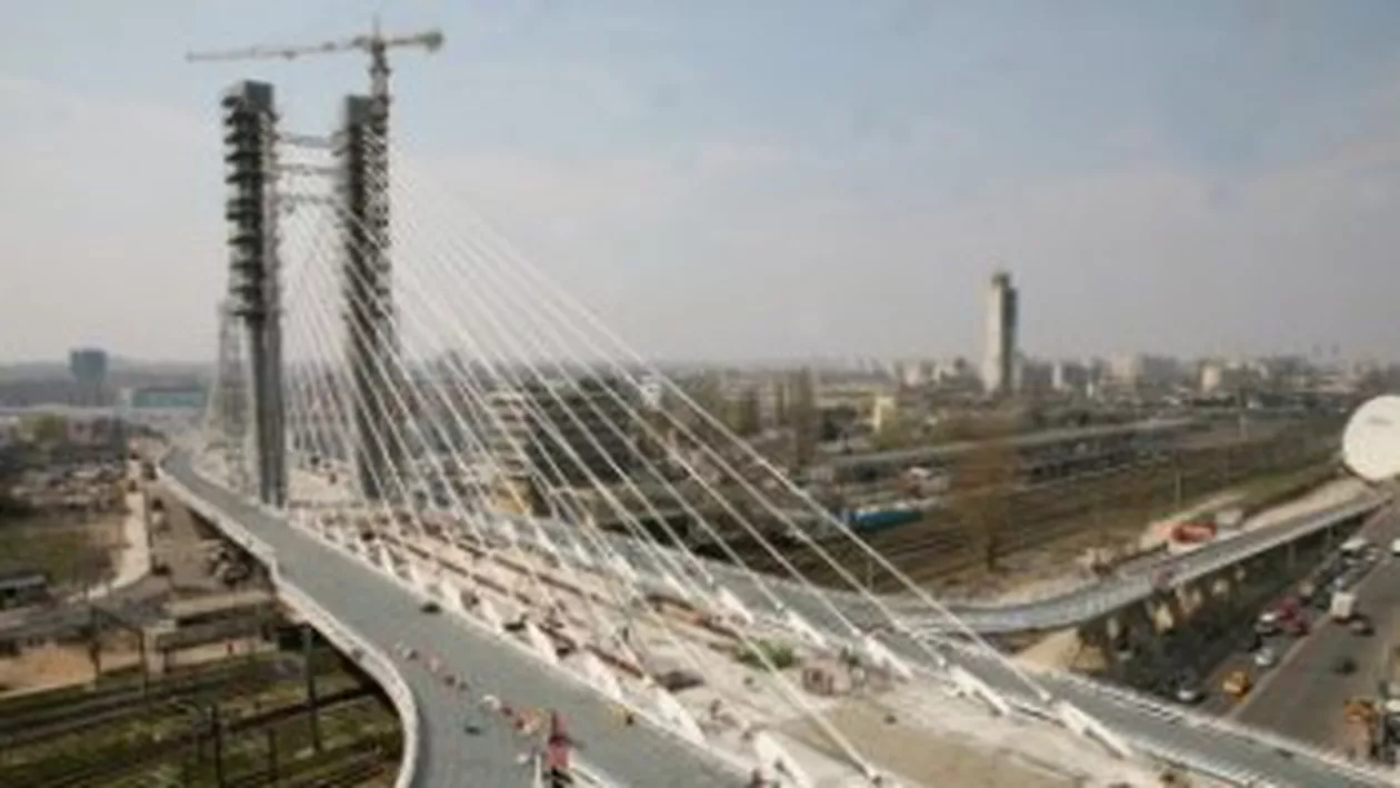 Un pieton a fost accidentat mortal pe Podul Basarab din Capitală