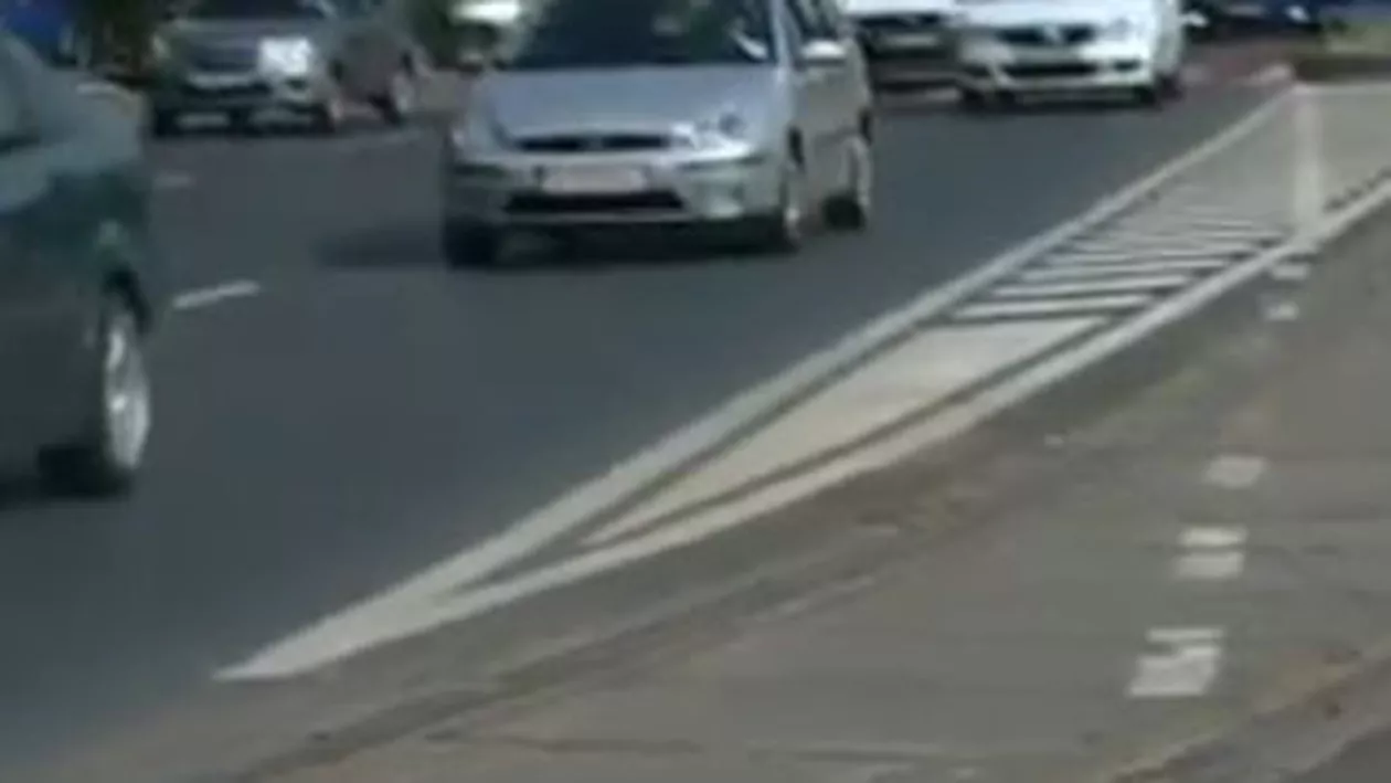 Marcaje rutiere trasate haotic pe străzi din București: Accidentele s-au înmulțit pentru că șoferii sunt confuzi (VIDEO)