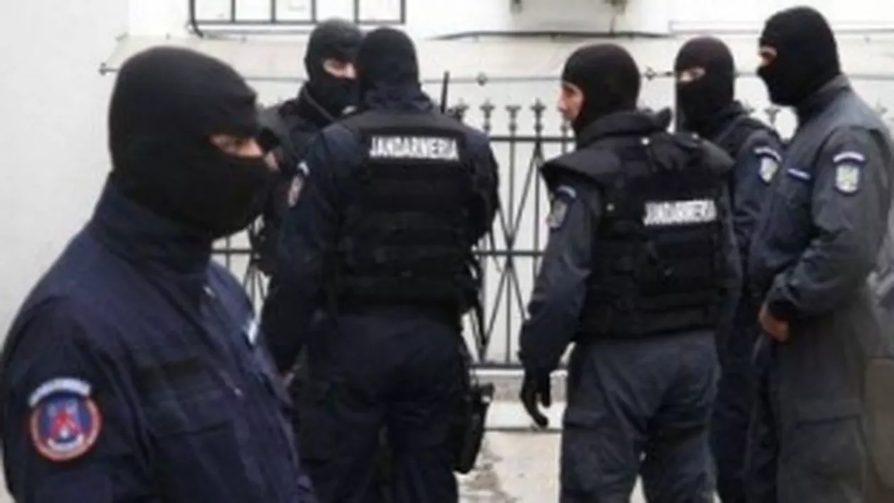 Percheziții în București și patru județe, la persoane suspectate că au furat combustibil: Prejudiciul, estimat la 240.000 lei