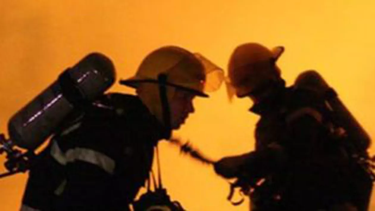 Incendiu în Piața Crângași din București: Nicio persoană nu se afla în complex la momentul incidentului