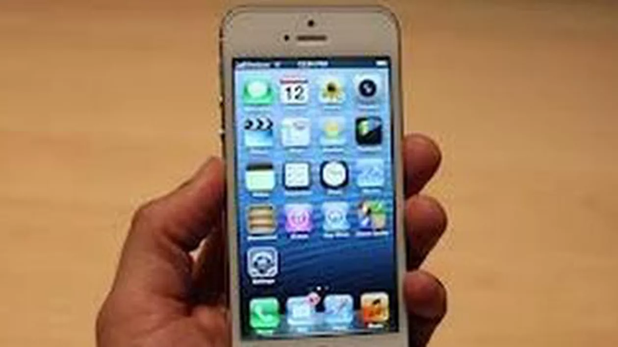Apple va începe producţia de iPhone 5S luna aceasta