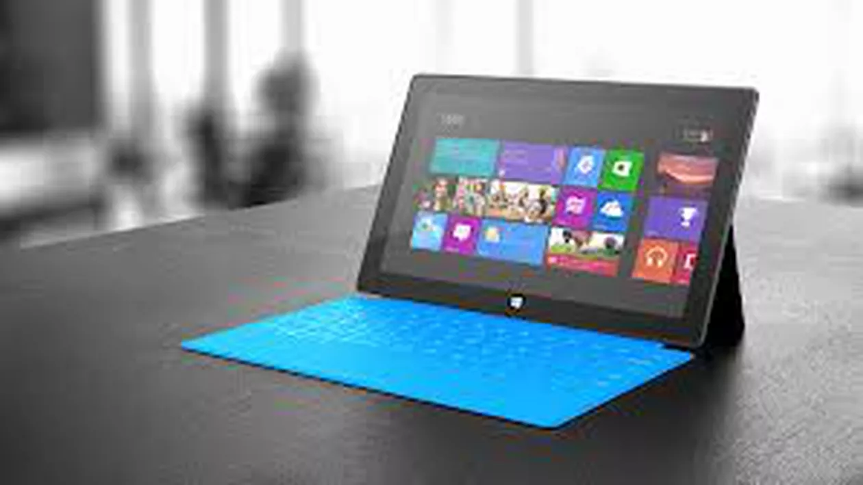 Microsoft și Blackberry au redus prețurile la tableta Surface și smartphone-ul Z10