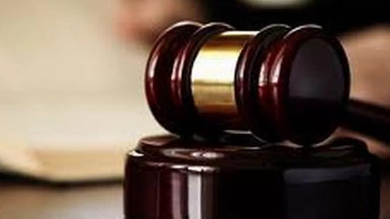 Constanța: Trei ofițeri de la Combaterea Criminalității, trimiși în judecată pentru că preveneau vânzătorii de etnobotanice asupra controalelor