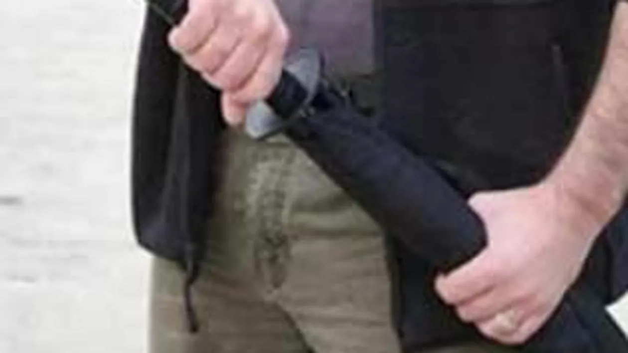 Scandal cu săbii și pistoale între rromii din Reșița