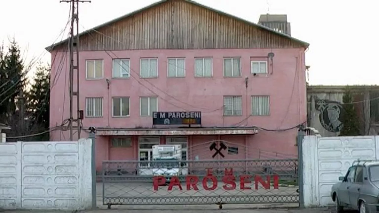 Minerii blocați în subteran la Paroşeni cer ca Ponta şi Vosganian să vină în Valea Jiului