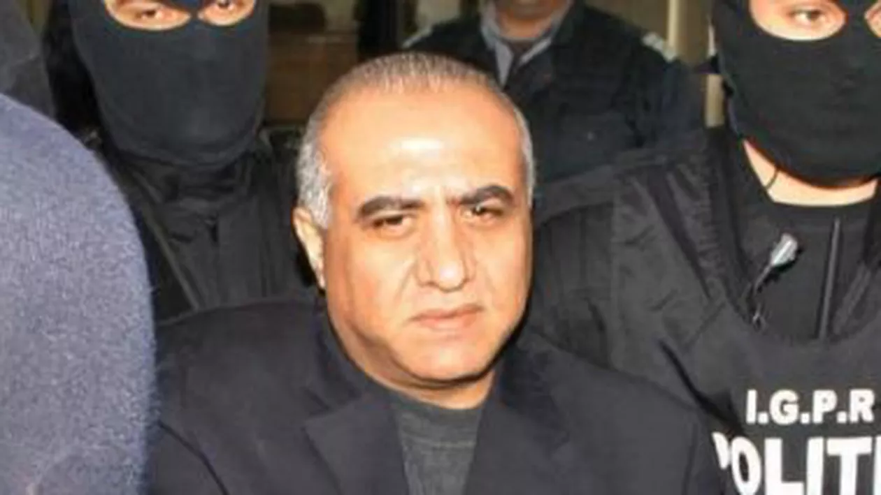 Omar Hayssam a fost predat Poliţiei Române: Are de executat 20 de ani de închisoare pentru terorism (VIDEO)