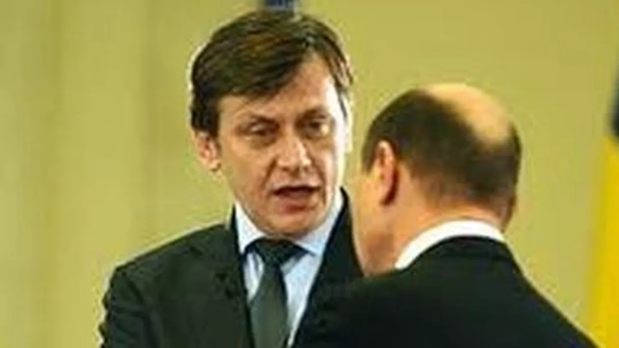 Întâlnirea Băsescu-Antonescu: Președintele a spus că îl lasă pe Ponta interimar la Transporturi 45 de zile. Liderii USL sunt nemulțumiți