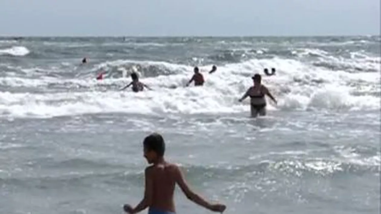 Un polițist din București a murit după ce i s-a făcut rău în mare: A suferit un infarct în timp ce se afla în vacanță pe litoral