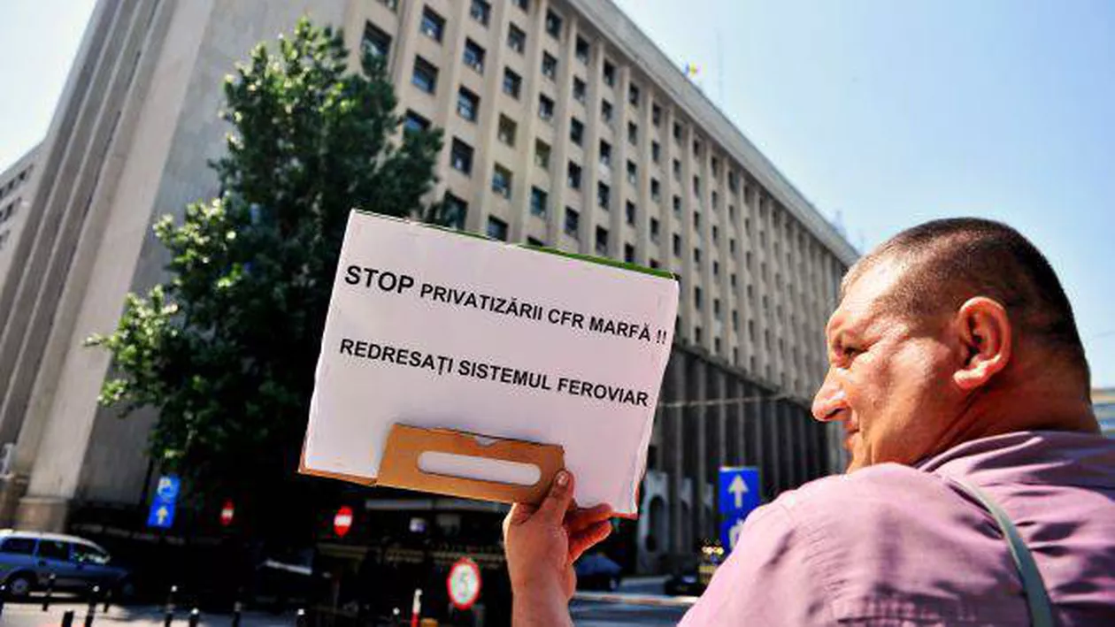 Sindicaliștii au protestat în fața Ministerului Transportului