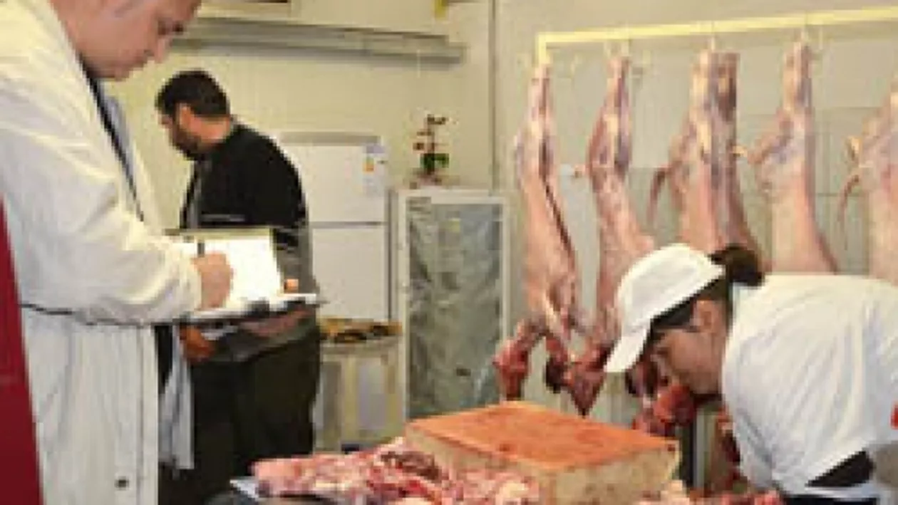 Amenzi de peste 60.000 de lei, aplicate de inspectorii ANPC în două pieţe din Capitală