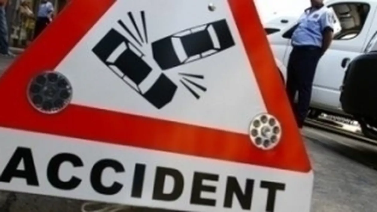 Trafic rutier oprit pe DN 7, între Bârzava și Deva: Patru vehicule au fost implicate într-un accident