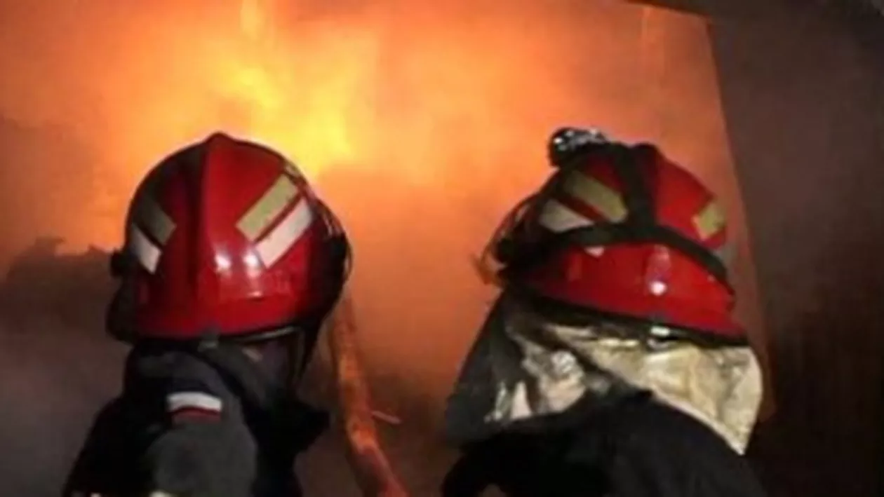 Incendiu la o fabrică de cherestea din Bistrița-Năsăud