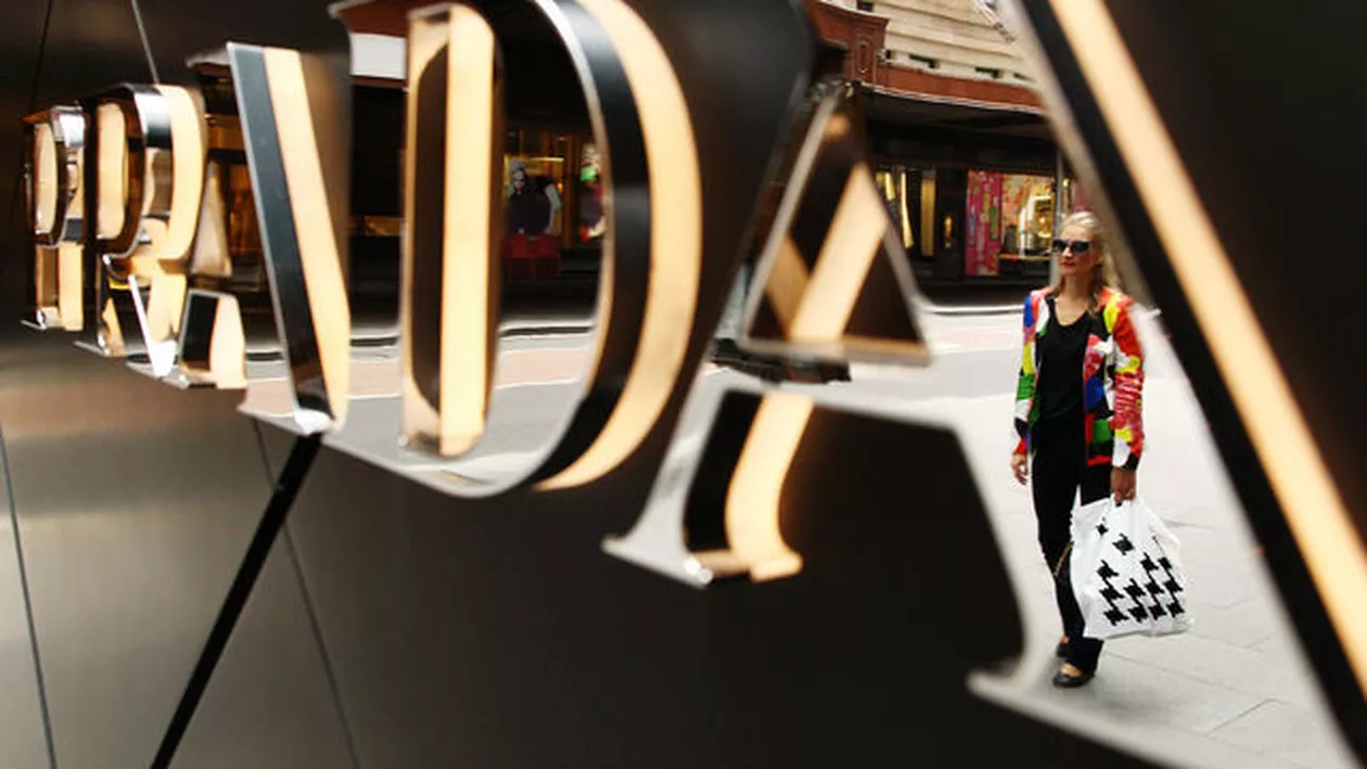 Vânzările Prada au crescut cu 12% în primul semestru, susţinute de cererea din Asia