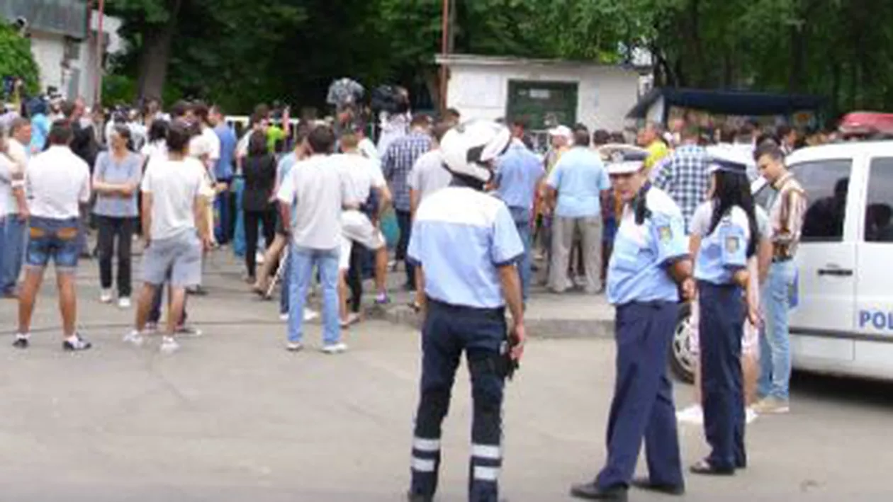 Bacău: Trei eleve, arestate preventiv pentru că strângeau bani de mită pentru a promova examenul de absolvire