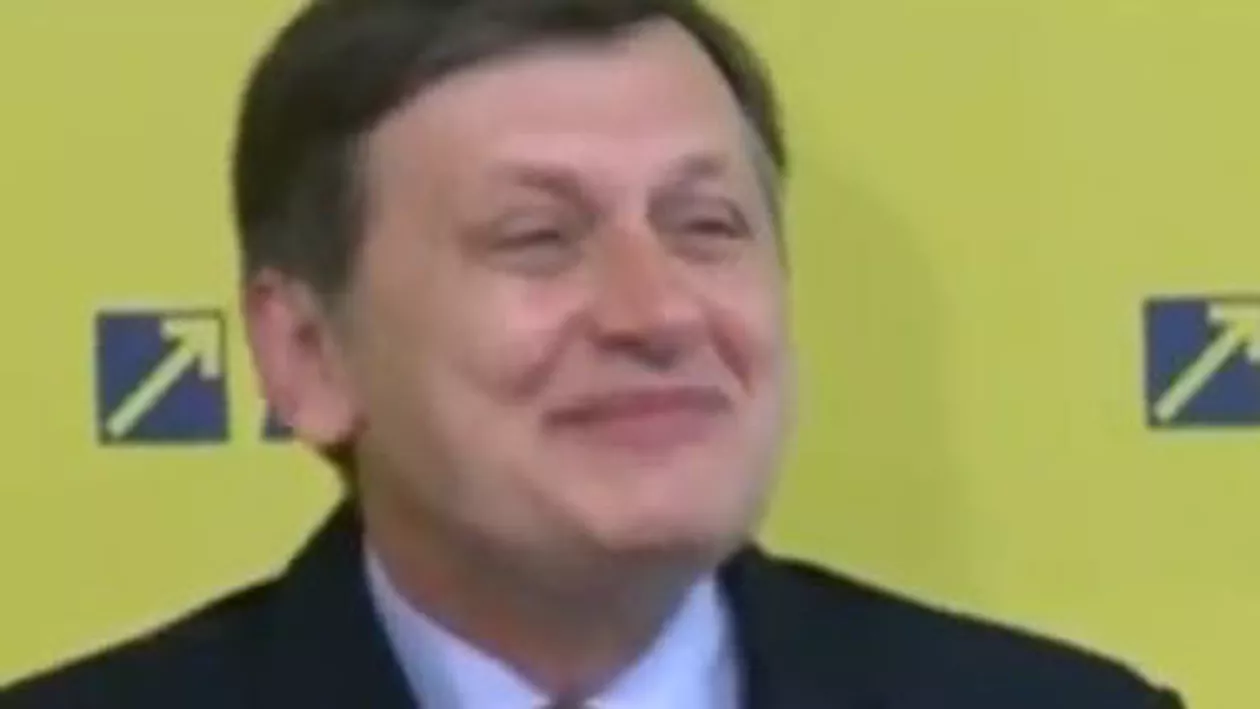 Crin Antonescu, obsedat de președintele Traian Băsescu şi în concediu (VIDEO)