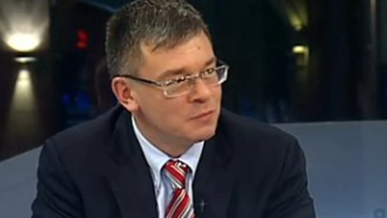 Mihai Răzvan Ungureanu: PNL este prizonierul unui proiect personal al lui Crin Antonescu