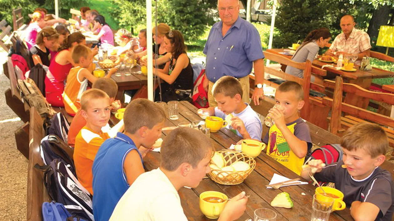 Baia Mare: 40 de copii aflați în tabără, au ajuns la spital cu toxiinfecție alimentară