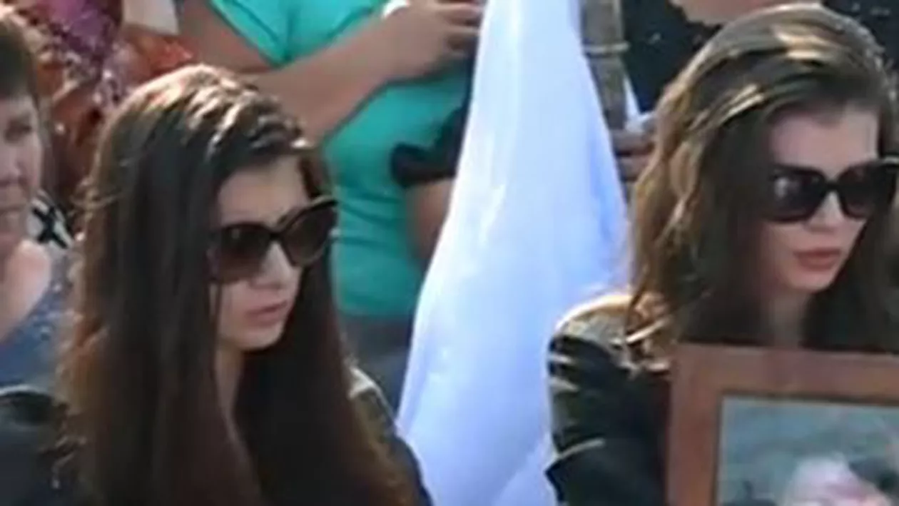 Mama surorilor Gabor, Veronica Bulai, a fost înmormântată la Bacău (VIDEO)