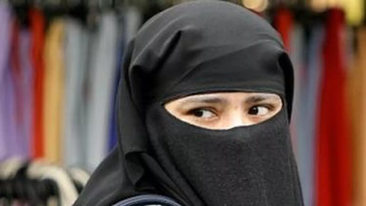 Sute de migranți sirieni cer refugiu la Constanța: Vor să primească sprijin, fie ca refugiat politic, fie prin protecție subsidiară