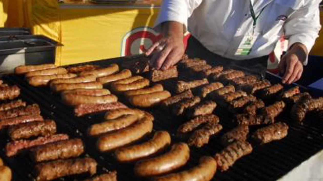 Primăria Botoșani va acorda pensionarilor tichete pentru mici și bere