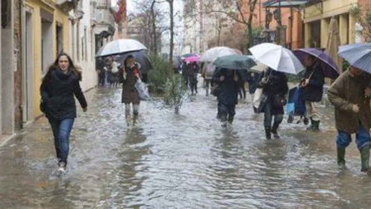 ANM: Meteorologii au emis o avertizare cod galben de ploi pentru județele Buzău și Vrancea