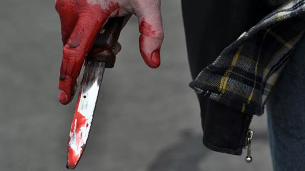 Femeie dusă cu elicopterul la spital, după ce a fost înjunghiată de soțul gelos