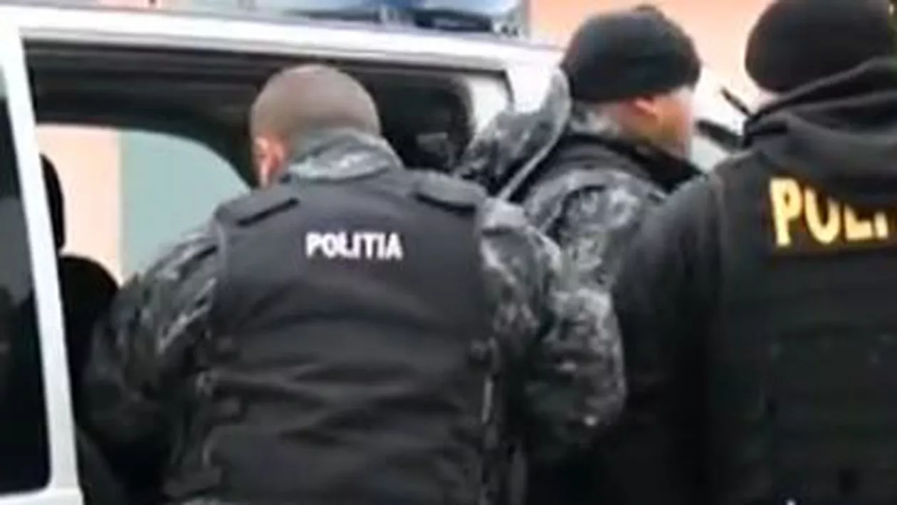 Un iranian și un român au fost jefuiți în fața unui bloc din București: Atacatorii au furat o geantă cu 7.000 de euro și acte