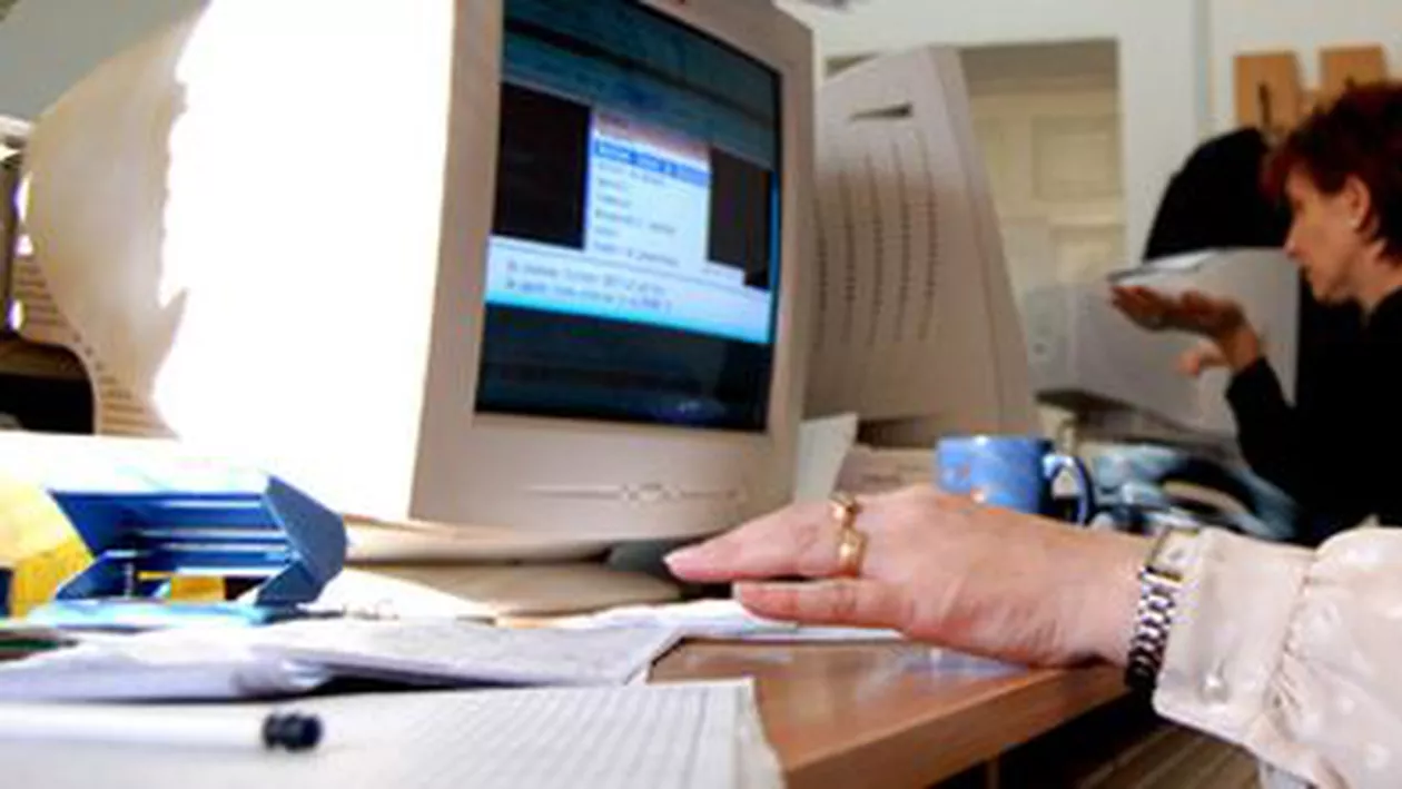 Constanța: Funcționar public, trimis în judecată pentru trafic de influență