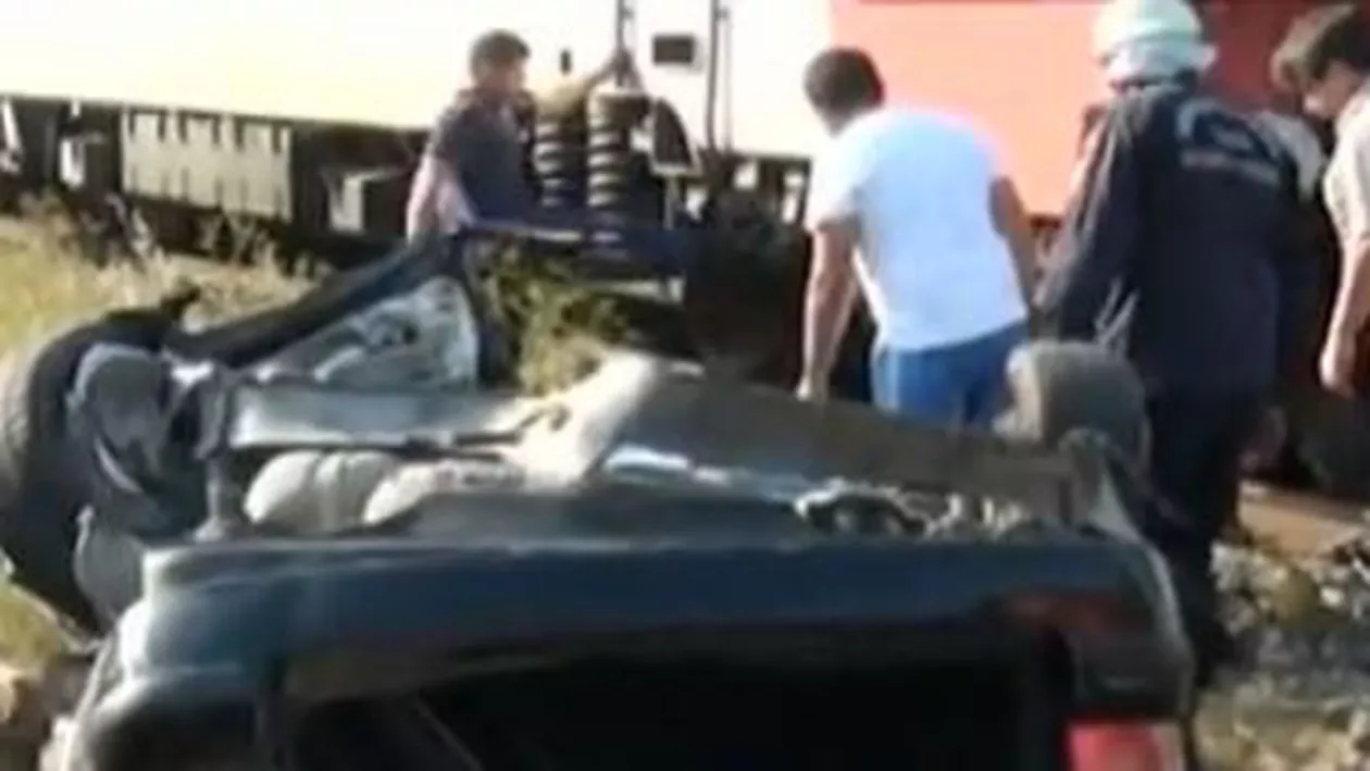 Mașina lovită de tren în Iași: Toate cele 11 persoane implicate în accident și-au pierdut viața