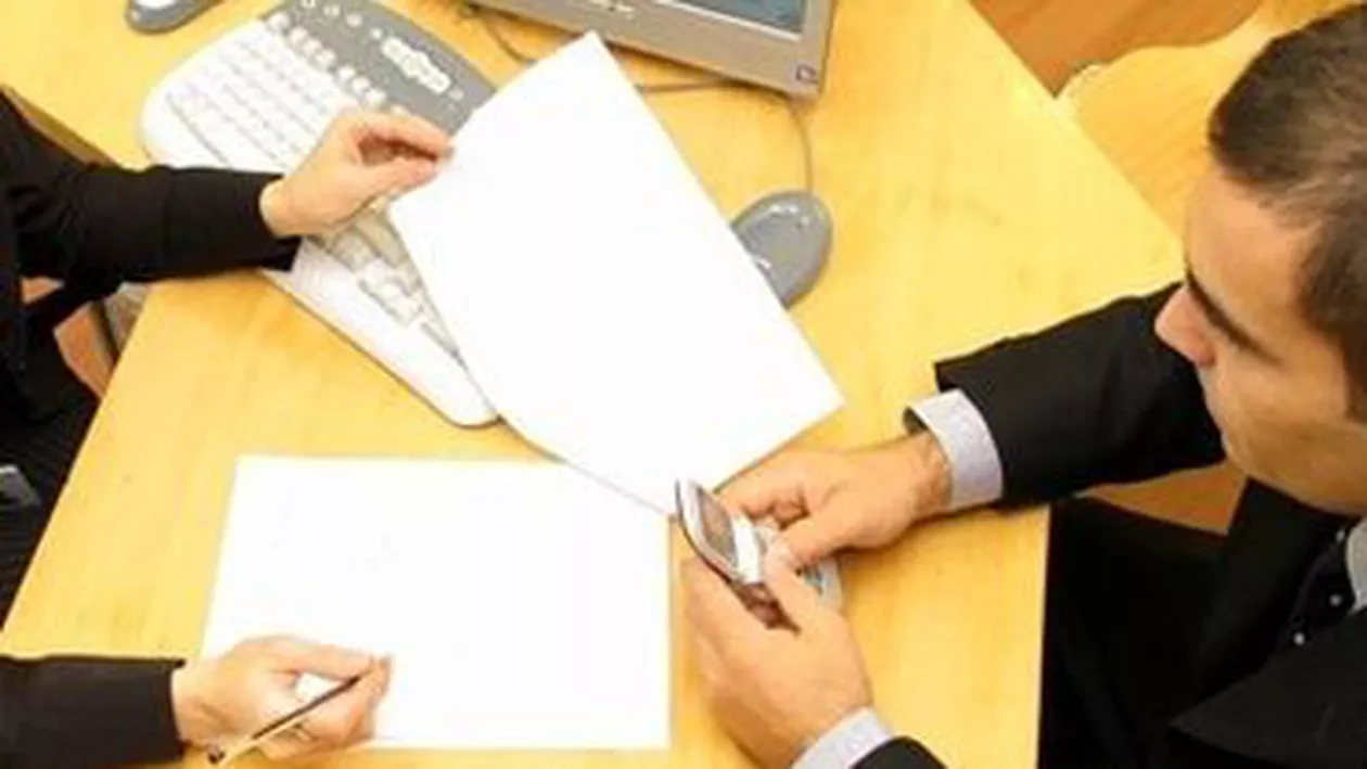 Cererea de credite de valori rămâne slabă: Peste 100.000 de persoane au solicitat împrumuturi în luna iulie