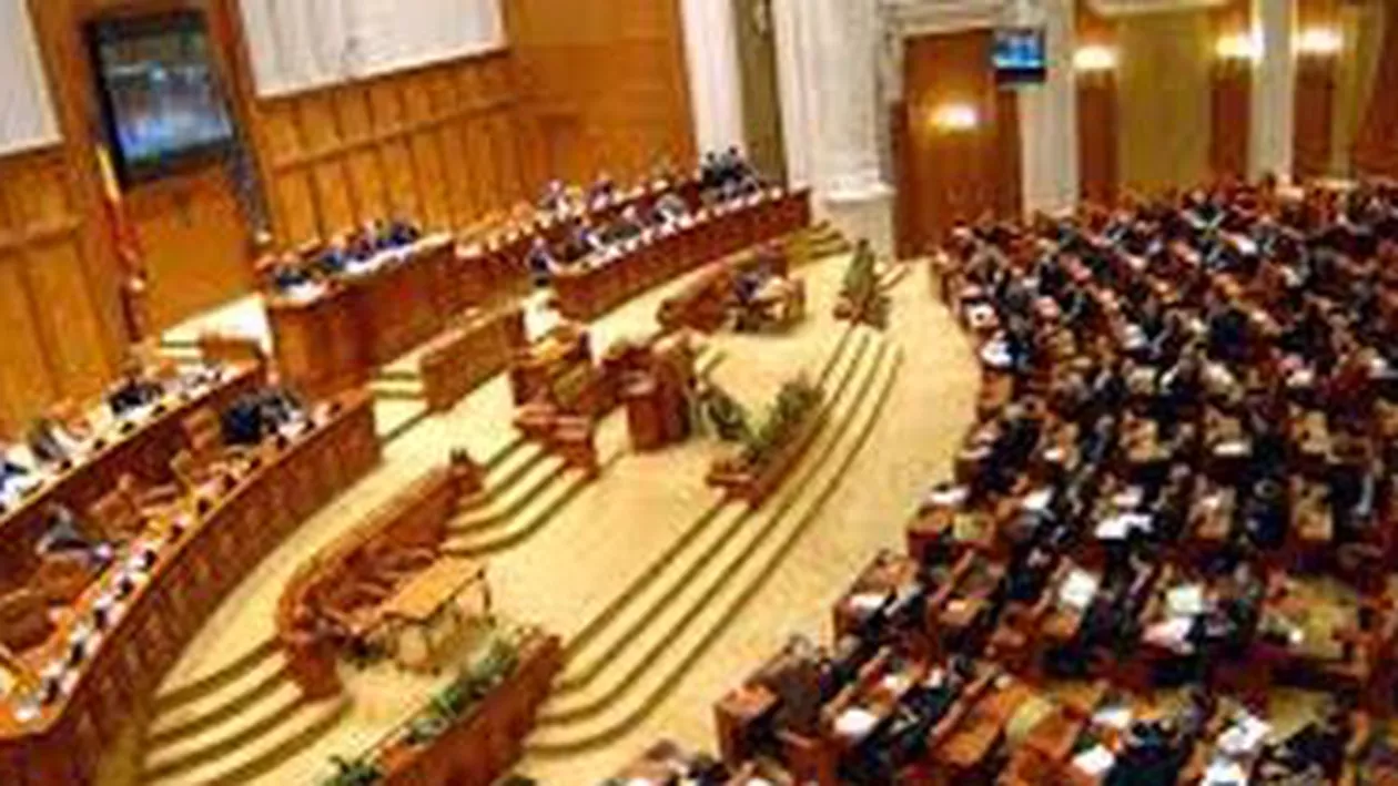 Ședința Parlamentului pe tema proiectului minier de la Roșia Montană, amânată după declarațiile lui Antonescu