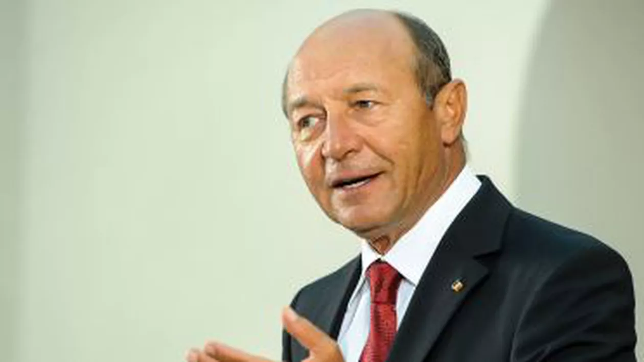 Președintele Traian Băsescu a decorat Drapelul de luptă al Batalionului 191 Infanterie ”Colonel Radu Golescu”