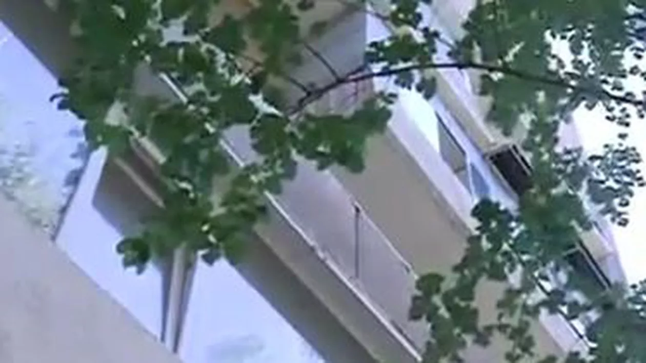 Accident de muncă în București: Un bărbat a murit după ce a căzut de la etajul 10 al unui bloc (VIDEO)