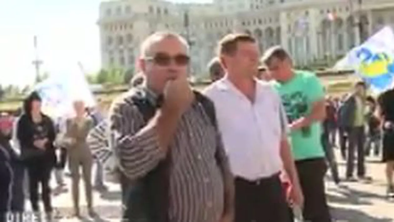 Mii de sindicaliști din transport au ieșit în stradă, nemulțumiți de condițiile de muncă. Ponta: Plătim 800 milioane subvenții la Metrorex (VIDEO)